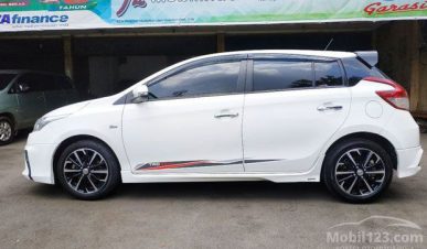 2020 Toyota Yaris 1.5 TRD Sportivo Hatchback full