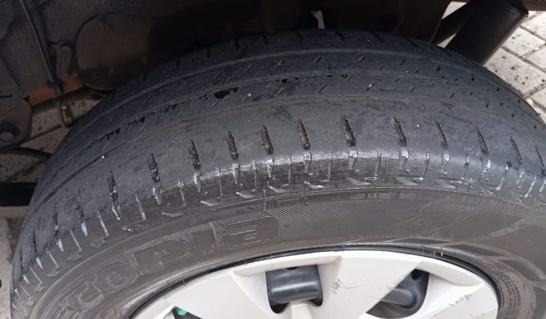 Toyota Avanza 1.3 E AT full